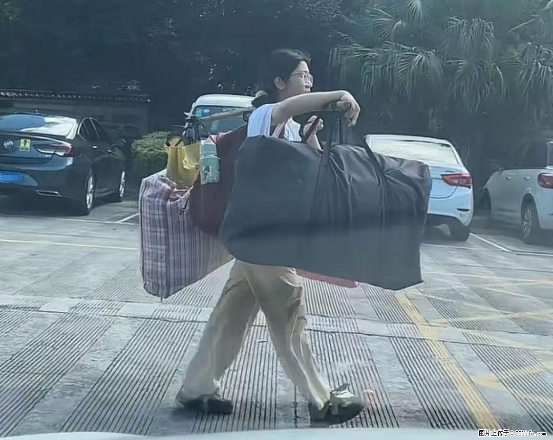 全网追的“扁担女孩”,找了一份暑假工,时薪12元 - 四平生活资讯 - 四平28生活网 sp.28life.com