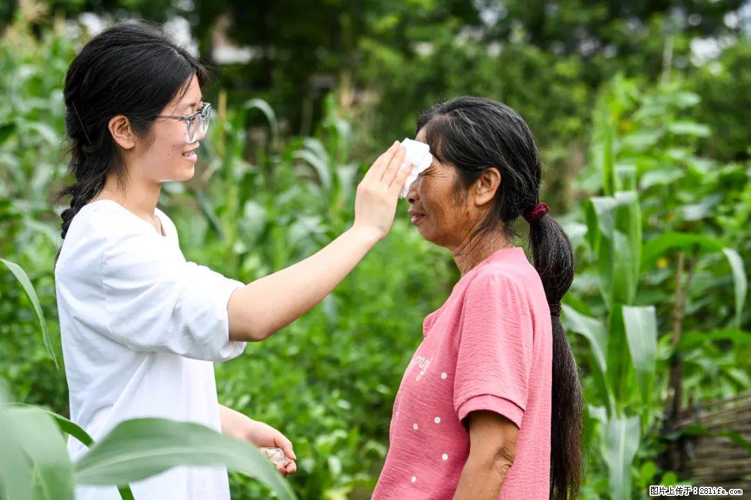 全网追的“扁担女孩”,找了一份暑假工,时薪12元 - 四平生活资讯 - 四平28生活网 sp.28life.com